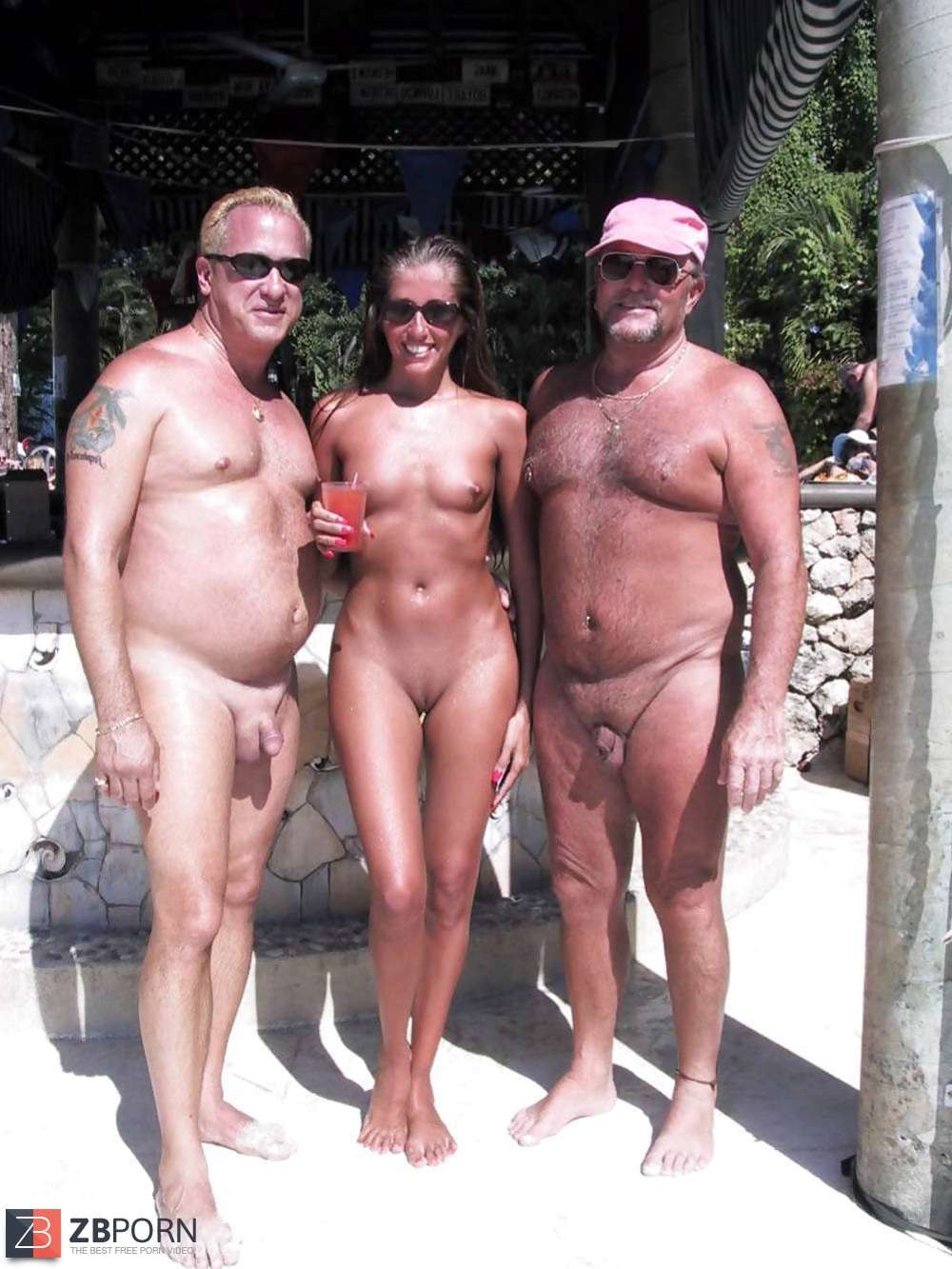 Зрелые нудистки с мужиками