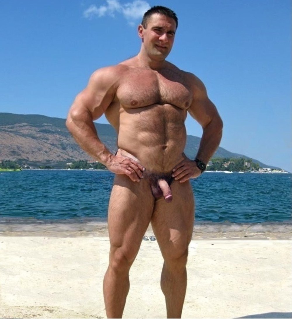 у мужика на пляже огромный член фото 42
