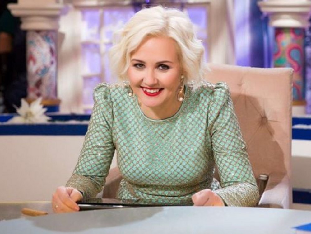 Алёна Лапшина ведущая ню