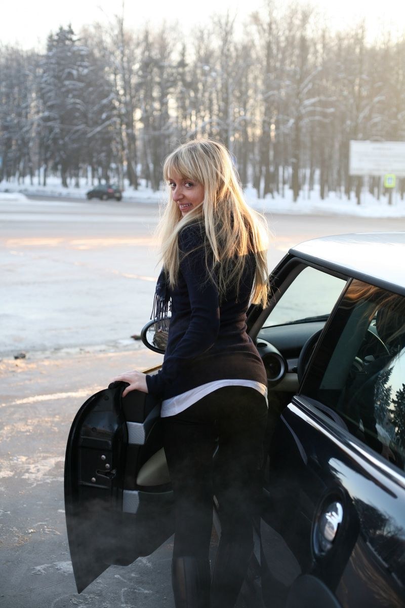 Светловолосых женщин из города саратов