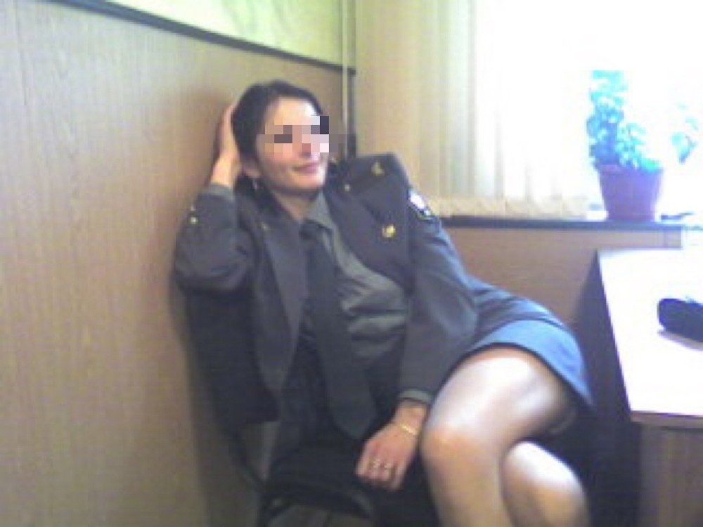 Голые сотрудницы полиции