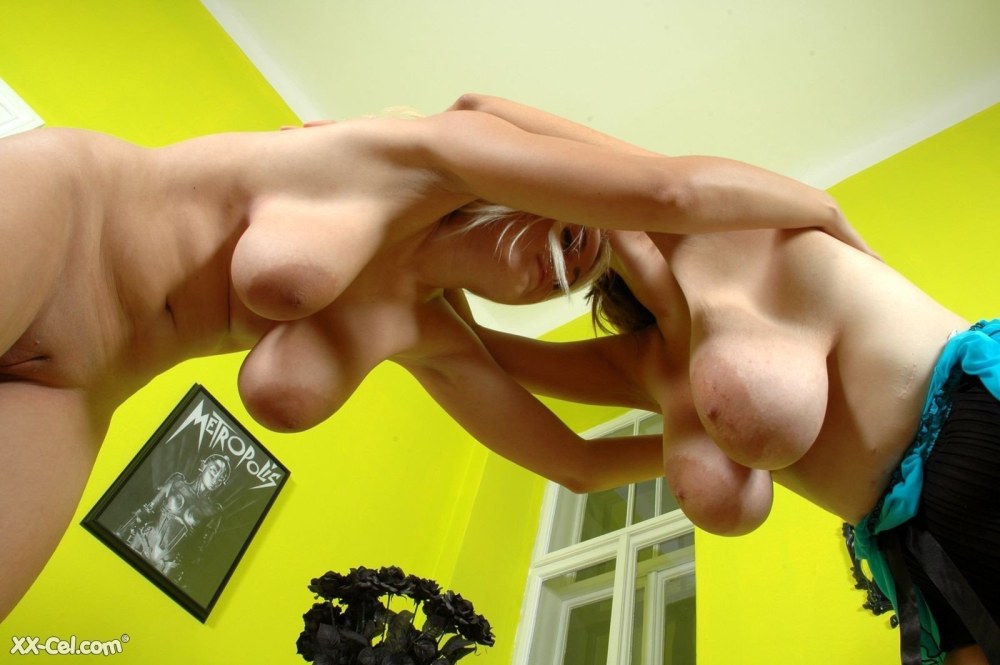 Огромные болтающиеся сиськи