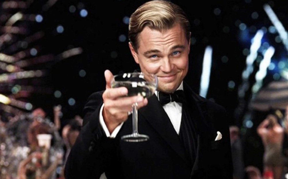 Волк с пальцем у Виска