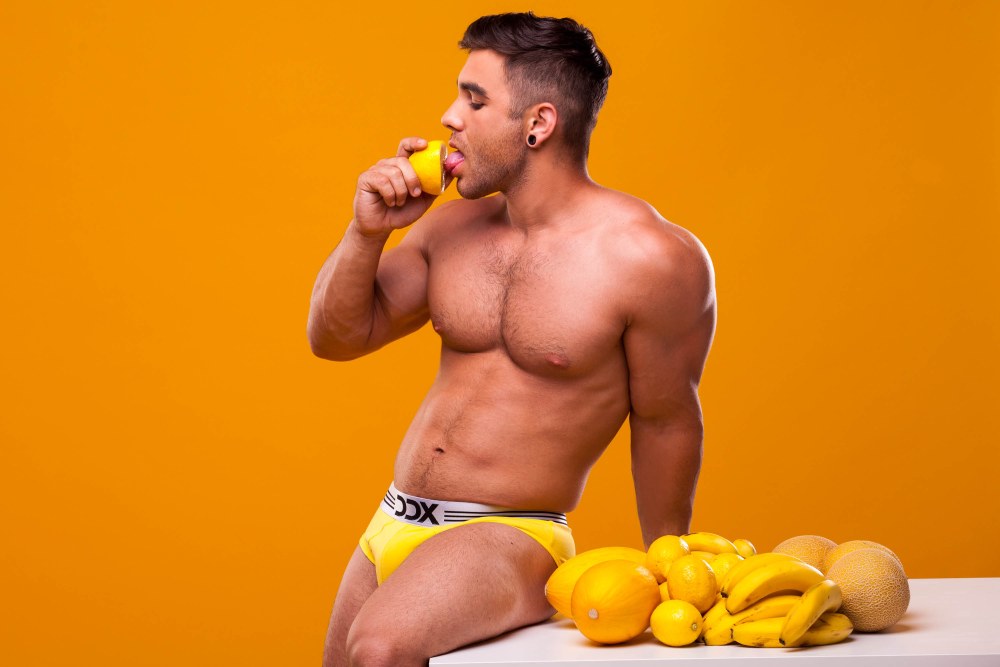 Мега большие титьки анал