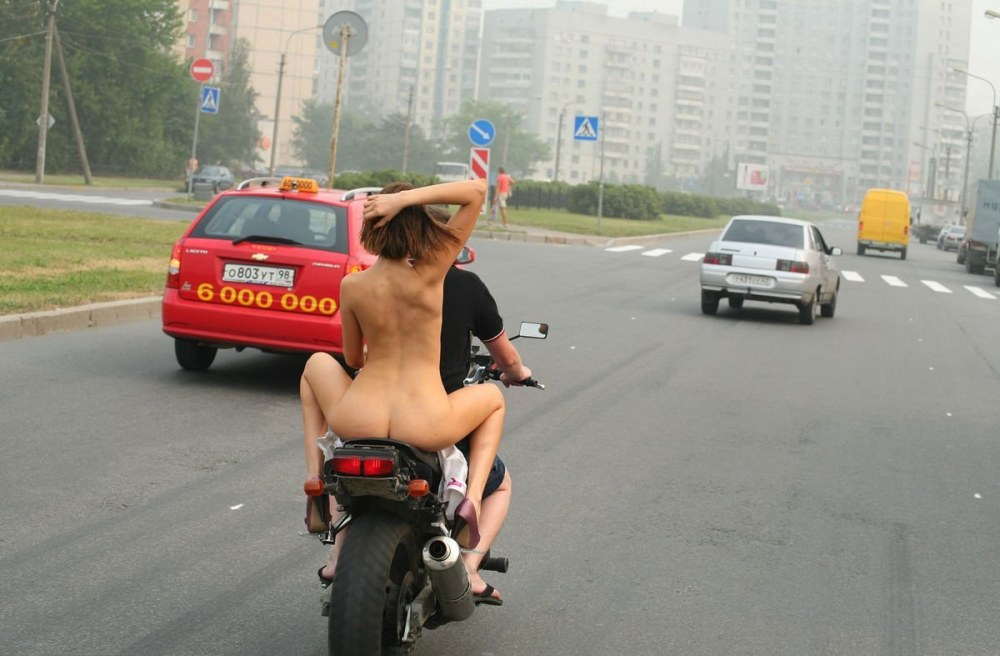 Трах на спортивном мотоцикле