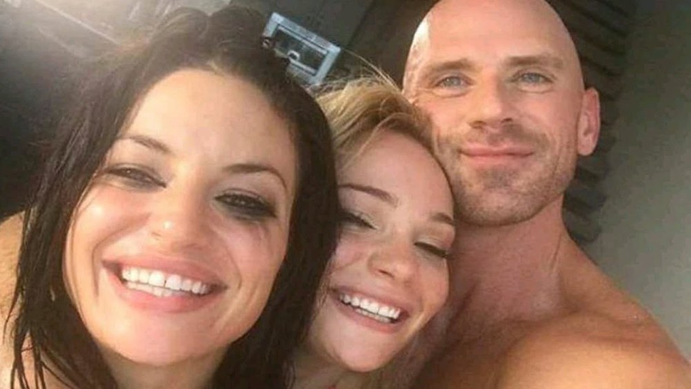 Фотосессия на дороге с машиной