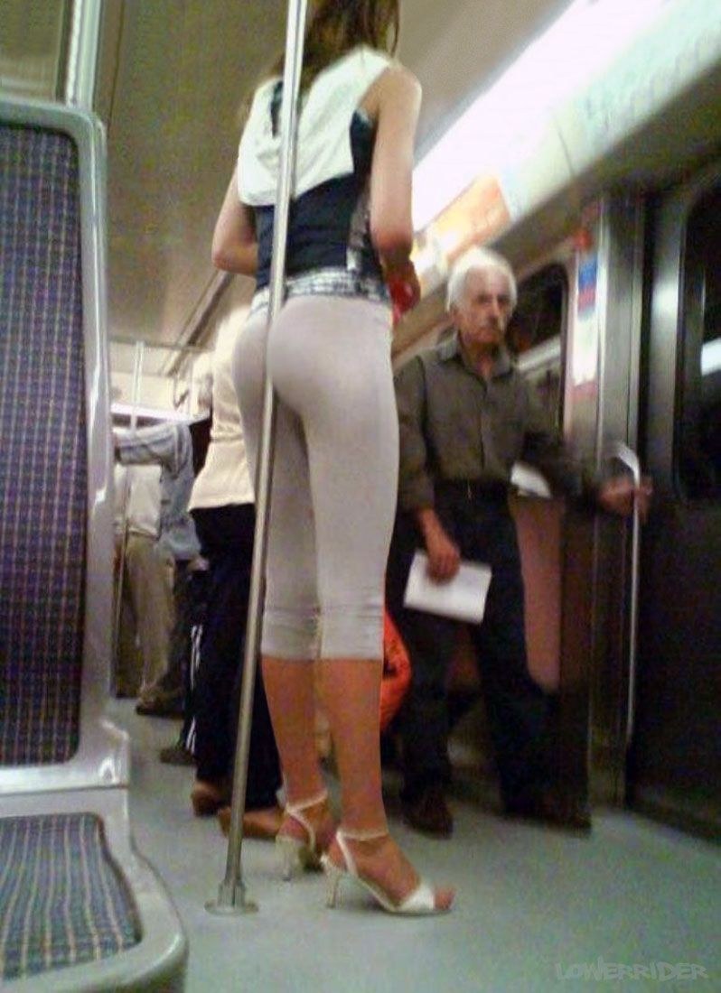 лапают девушек в метро за жопу фото 61