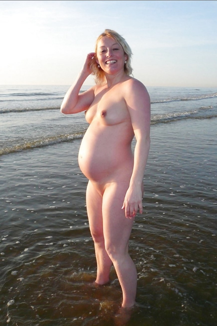 голые беременные на речке фото 41