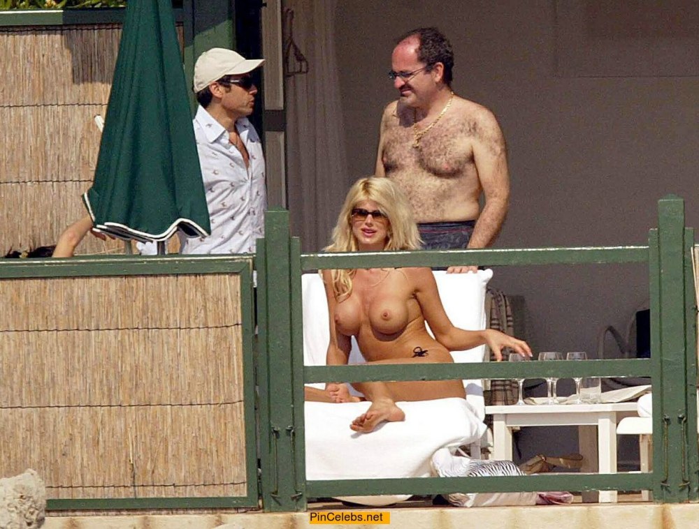 Голые женщины подглядывание