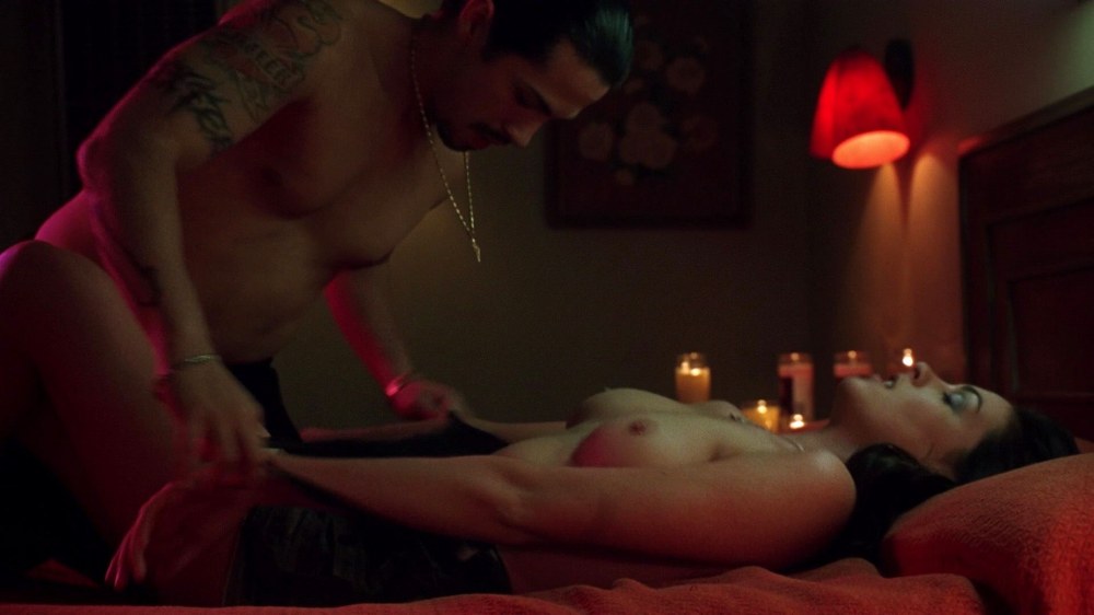 Актриса Ив Хьюсон голая