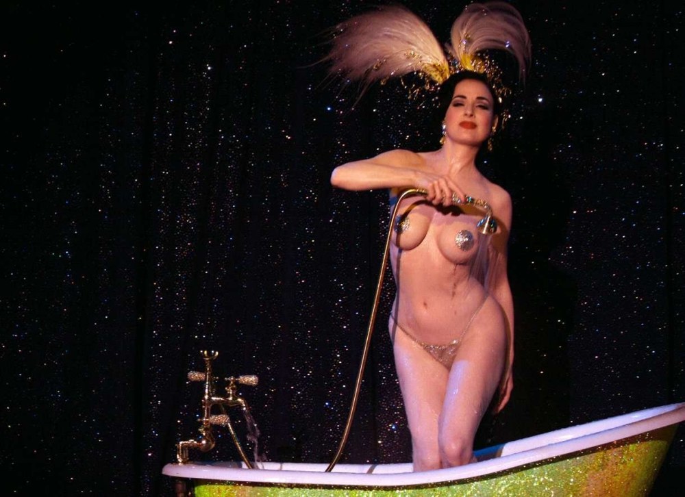 Male nude Theatre голый театр Бродвей
