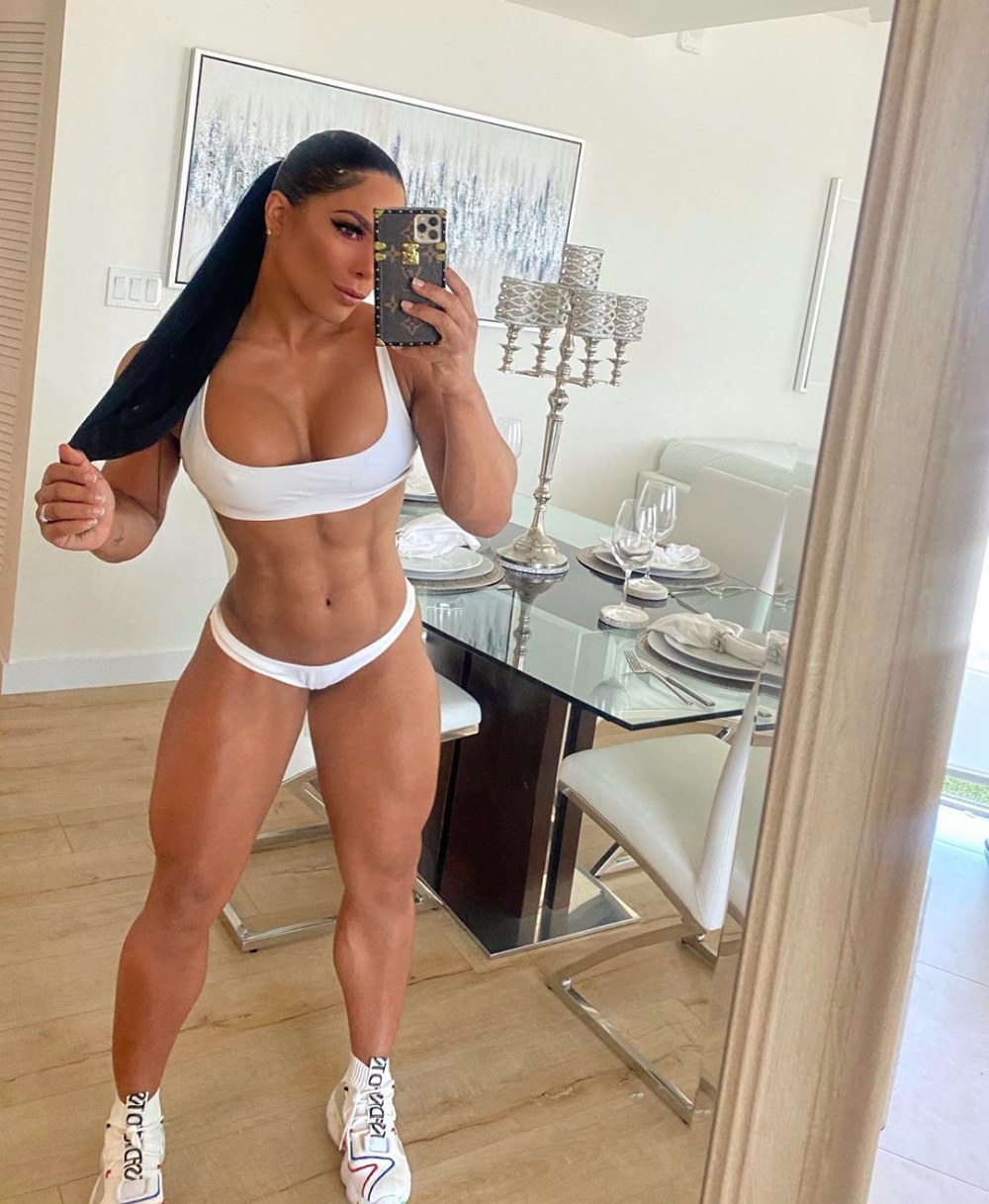 Фитнес модель Яришна Аяла