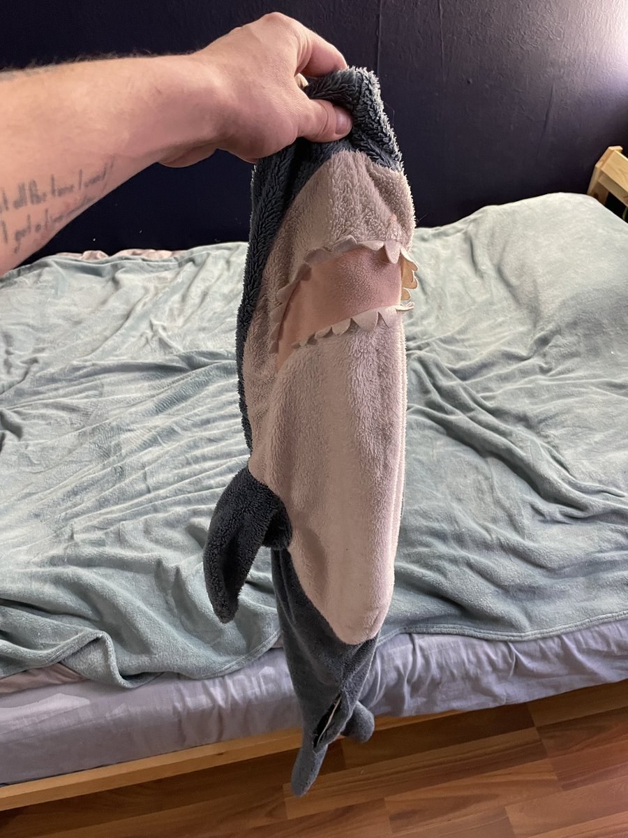 Постиранная акула из Икеи