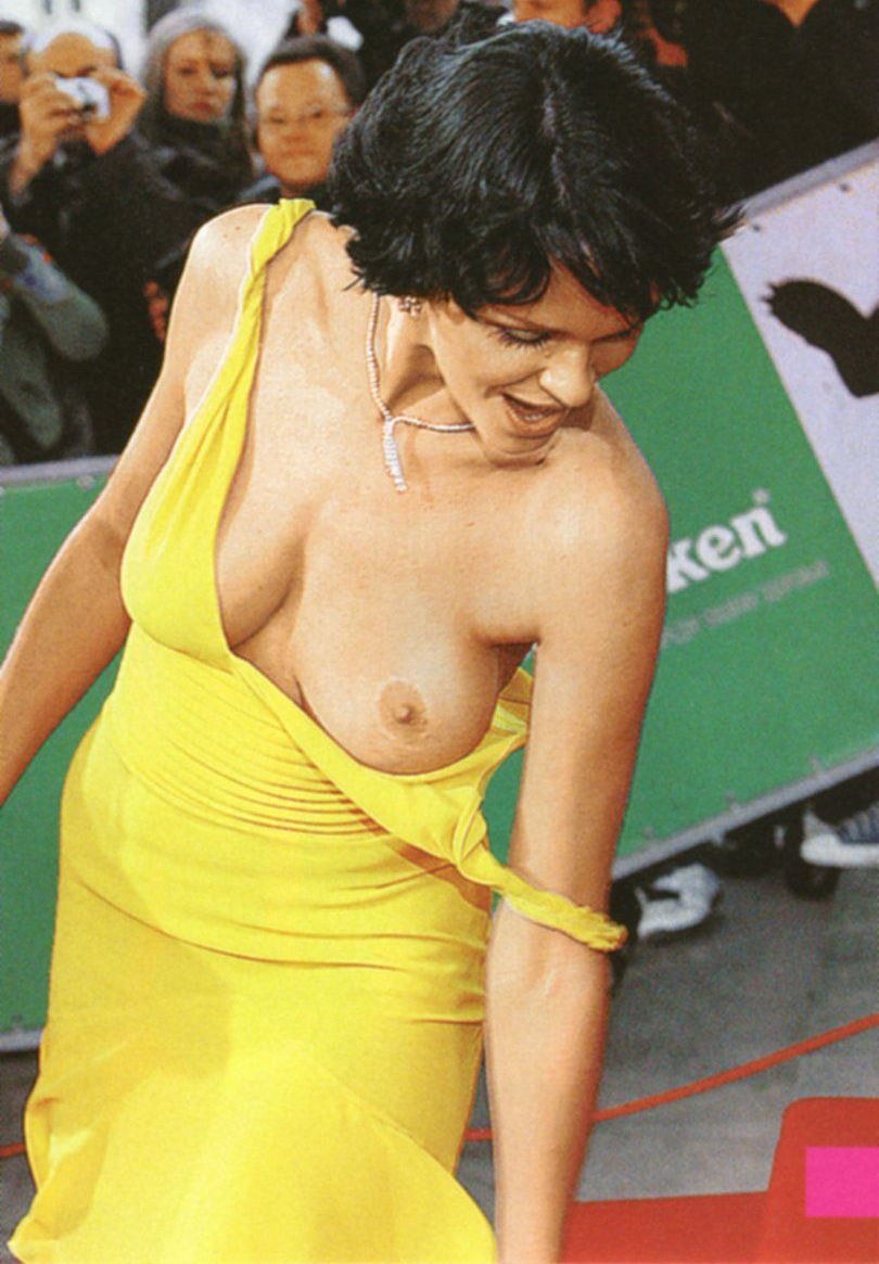 Голая певица София Ротару