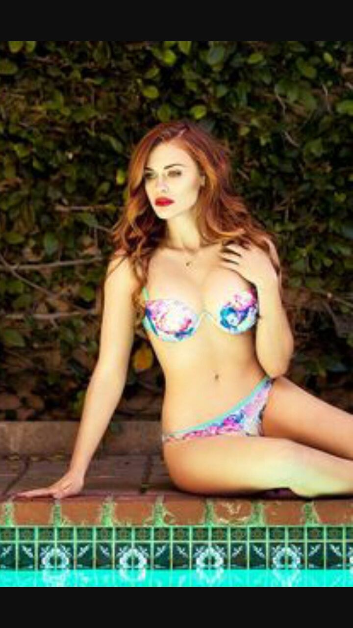 Эмма Вотсон грудь