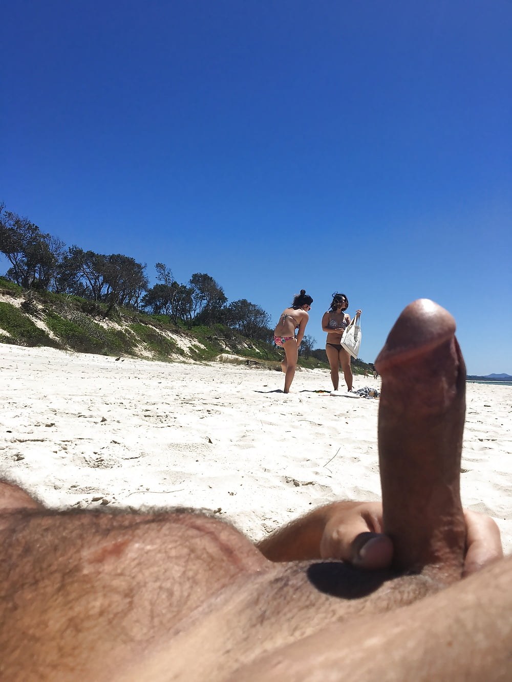 огромный член на нудиском пляже фото 2