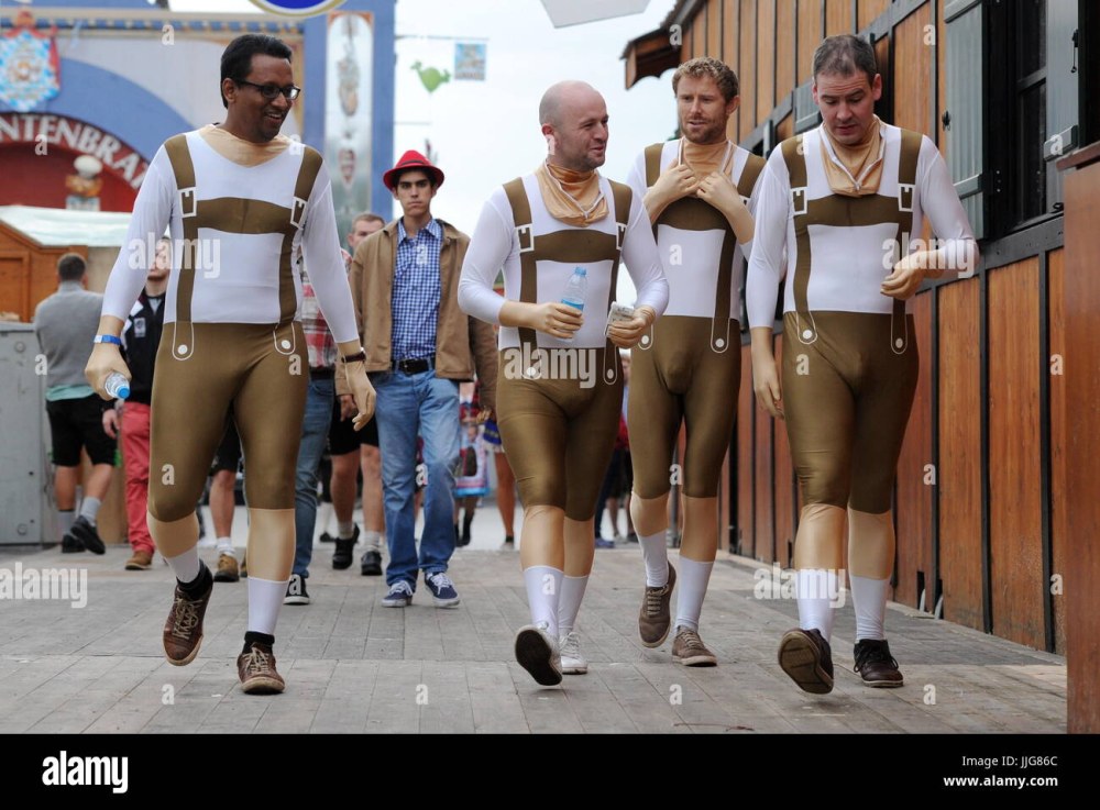 Фестиваль пива в Германии Октоберфест девушки