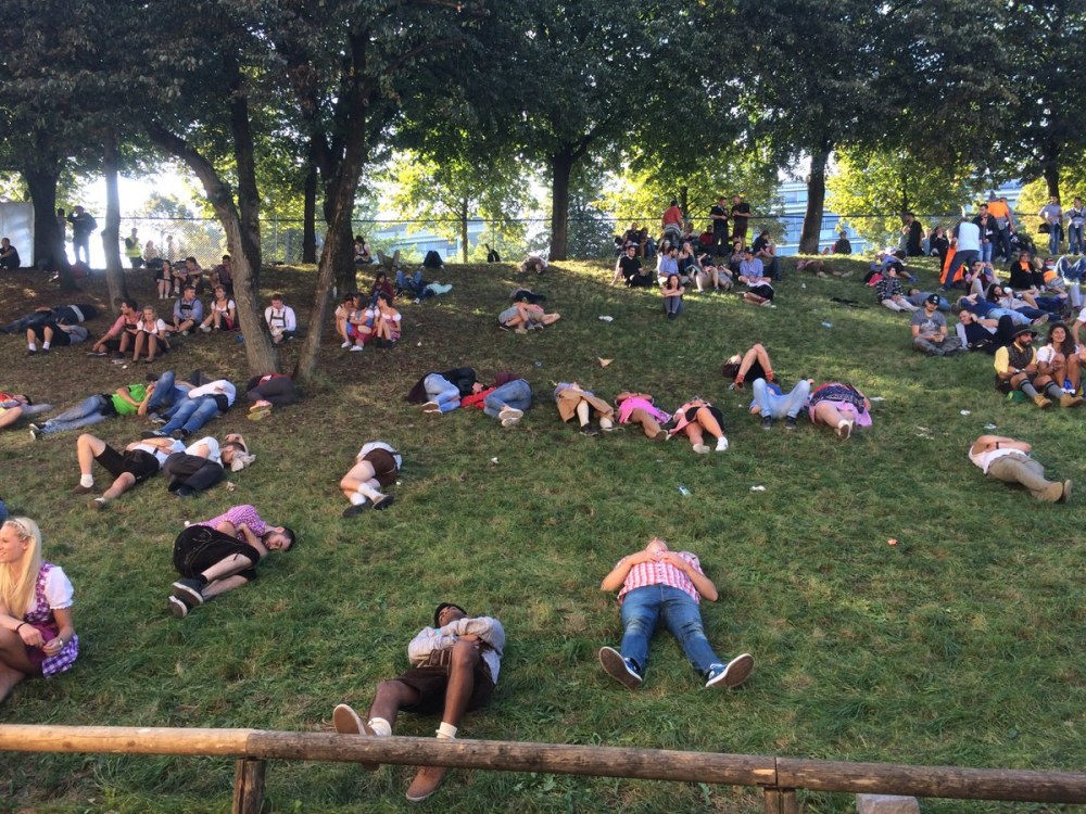 Писсинг на Октоберфесте