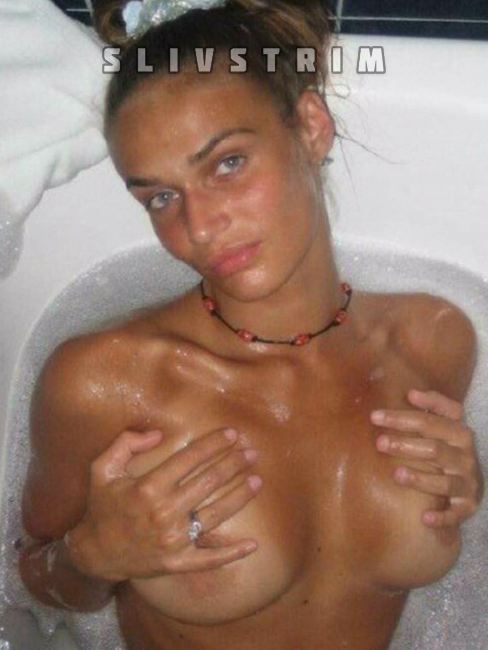 Голые знаменитости Айза