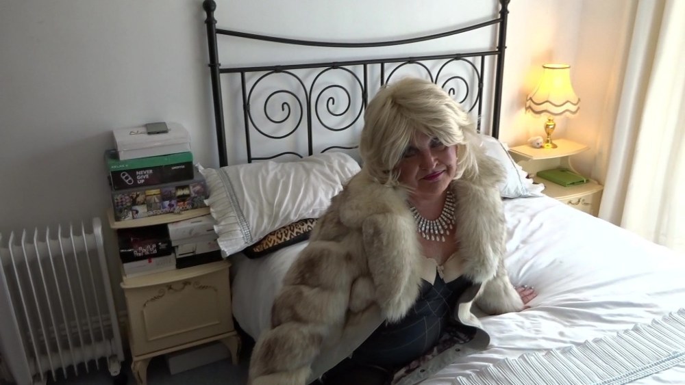 Дамы в возрасте со страпоном