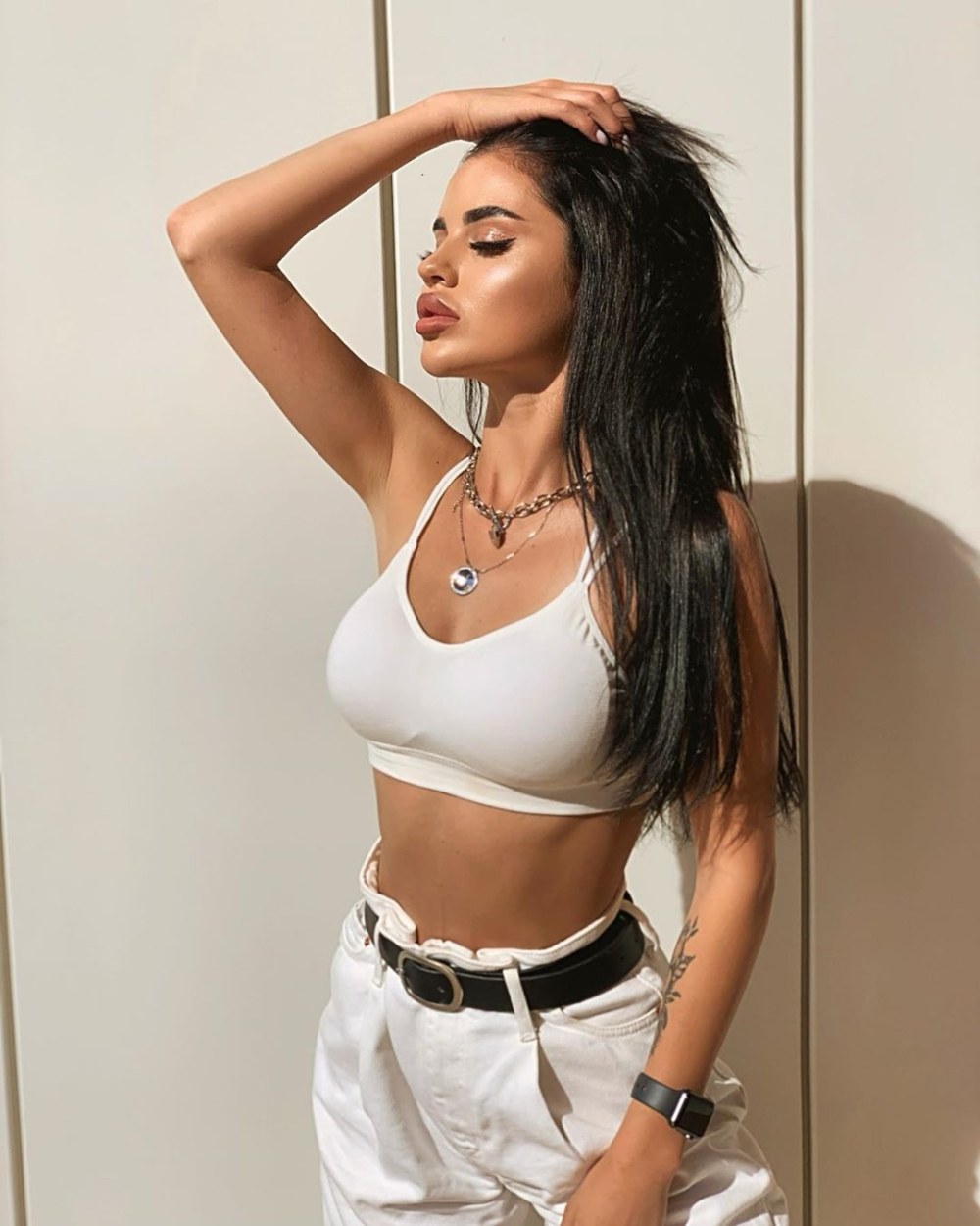 Яна Шафеева в полный рост