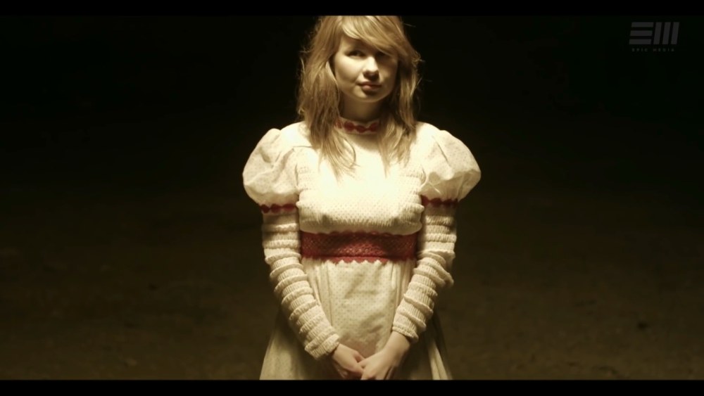 Анна Цуканова кот сиськи