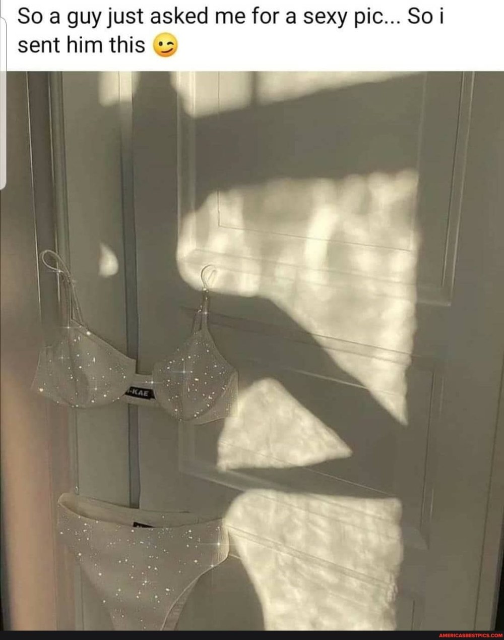 Голые женщины лижут член