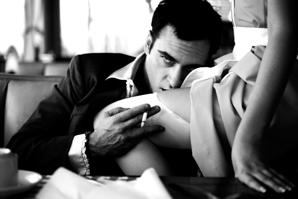 Голые бабы в постели в чулках