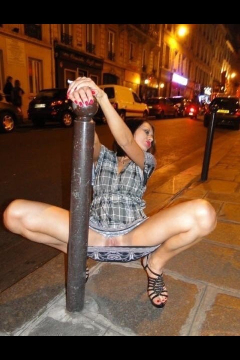 Пьяные девушки без трусиков