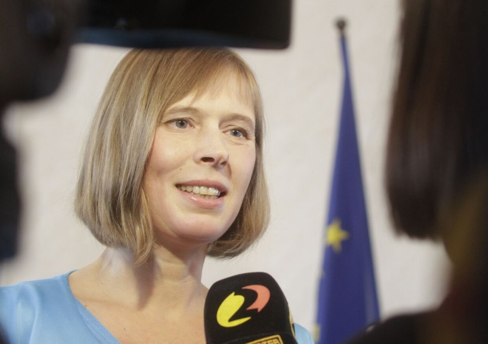 Президент Керсти Кальюлайд в купальнике