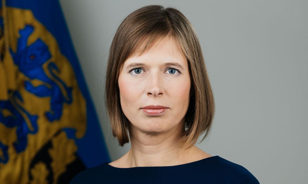 Президент Эстонии Керсти Кальюлайд ноги