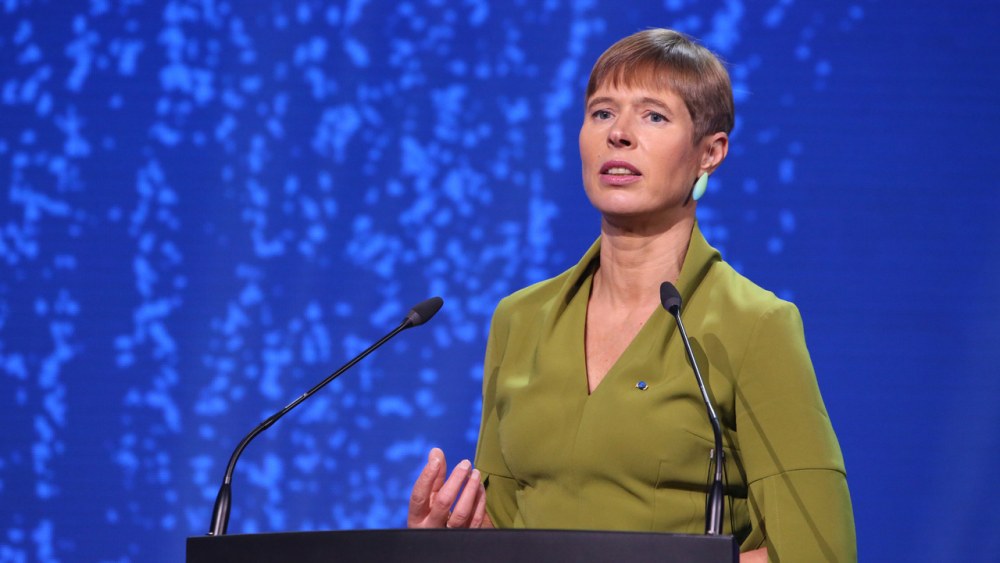 Президент Эстонии Керсти Кальюлайд в купальнике