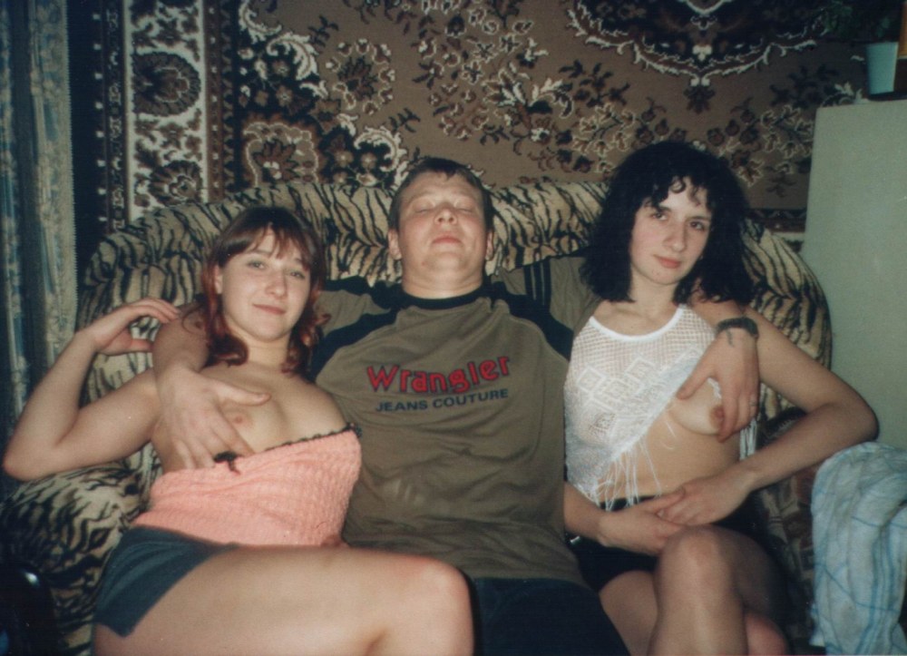Голые женщины в коммуналке
