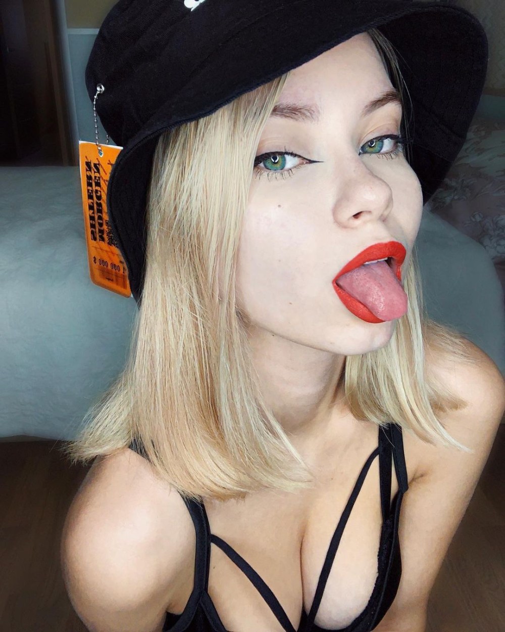 AHRINYAN Арина Бердникова
