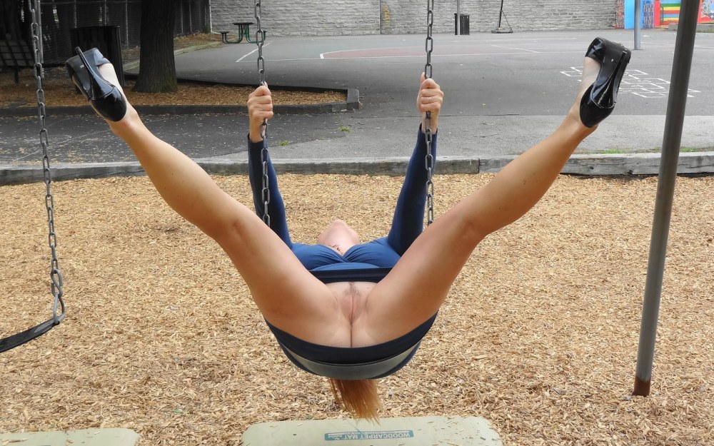 Без трусиков в тренажерном зале