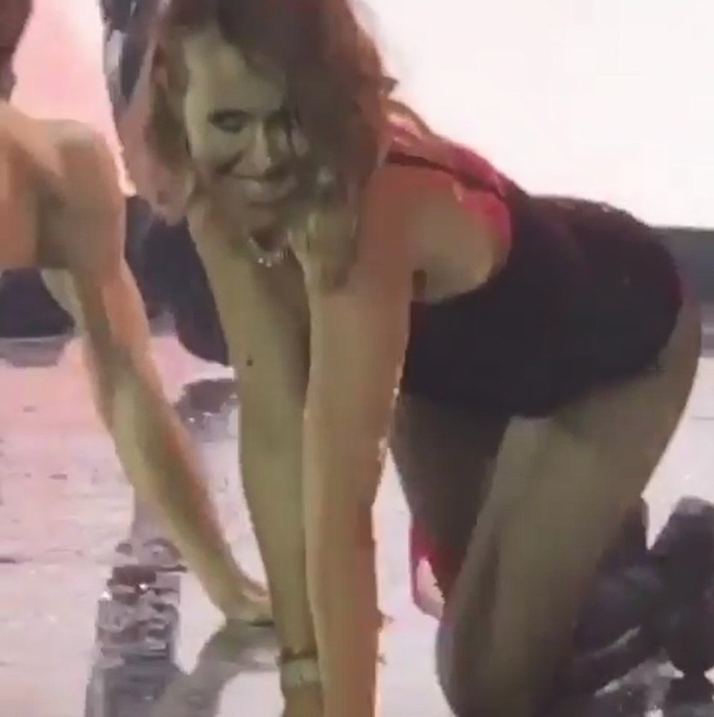 Прыгнуть в бассейн