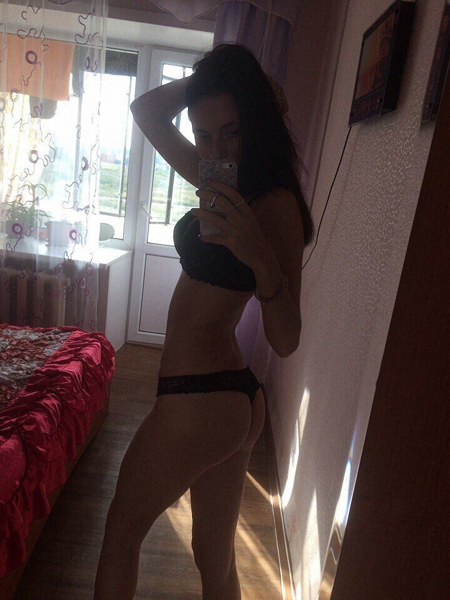 Анжела брюнетка из омска полная голые