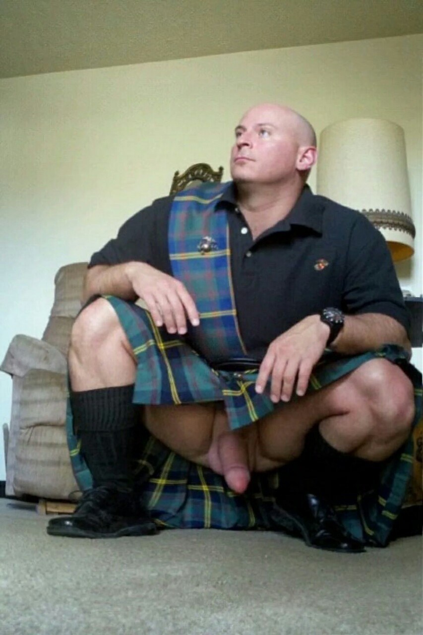 Килт мускулы голый член