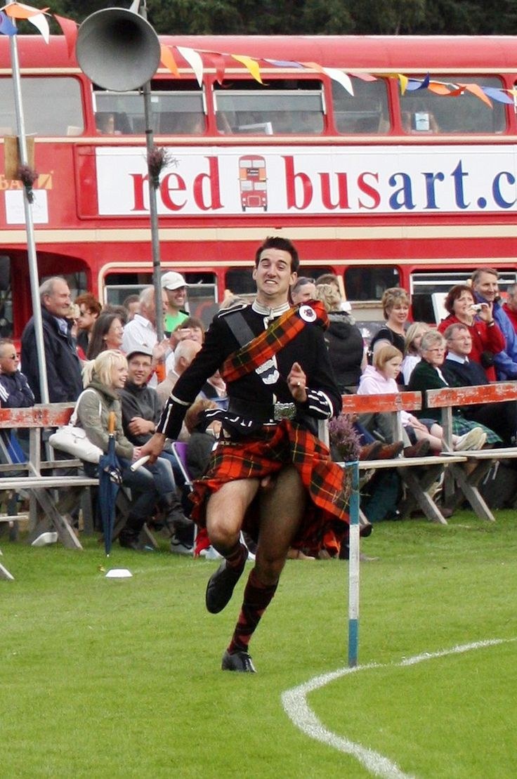 Ебля в шотландских юбках