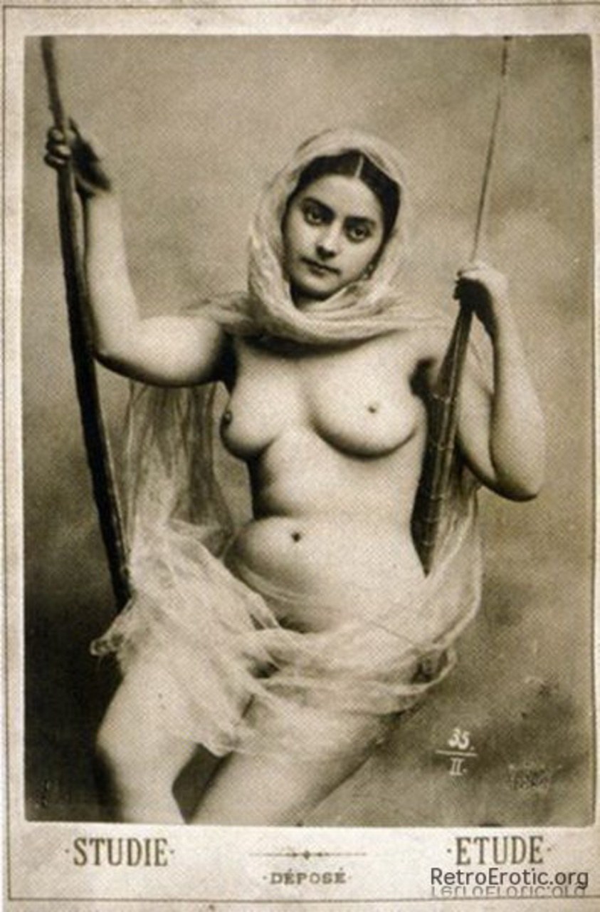 Санни Леоне в Сари голая
