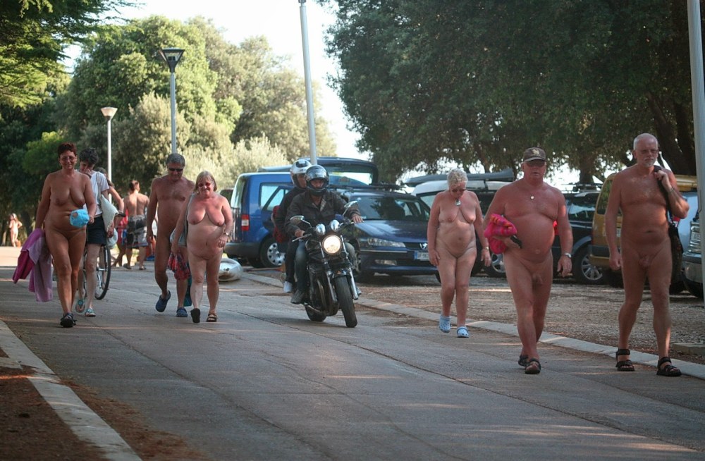 Нудистские городки фото