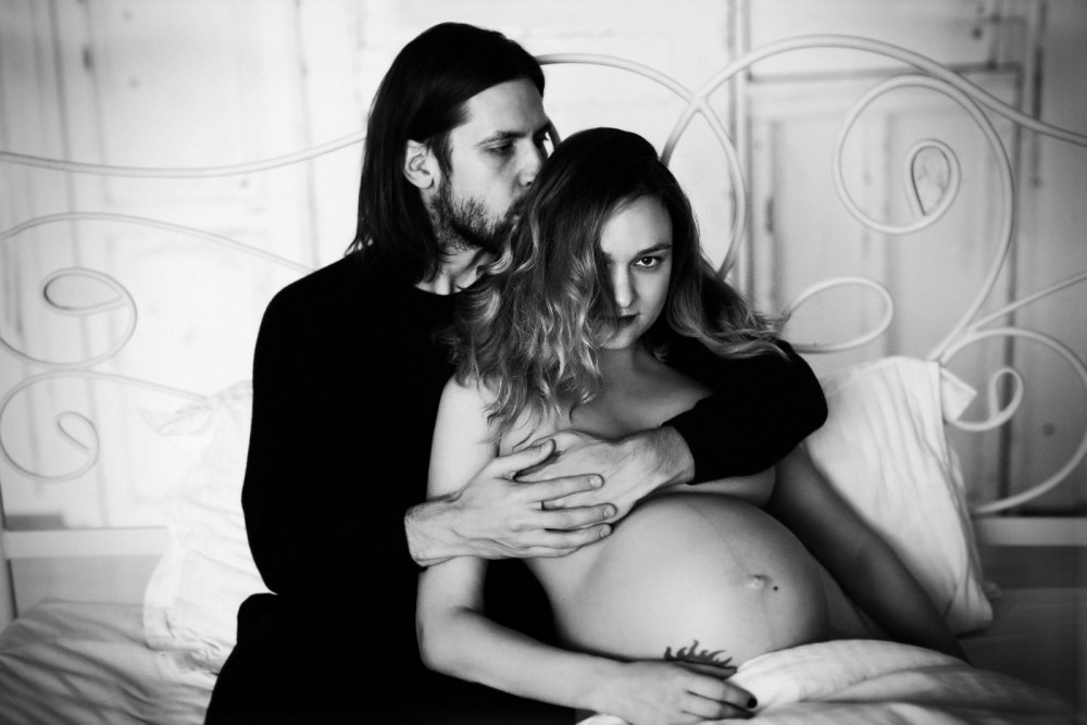 Фотосессии беременных звезд с мужьями