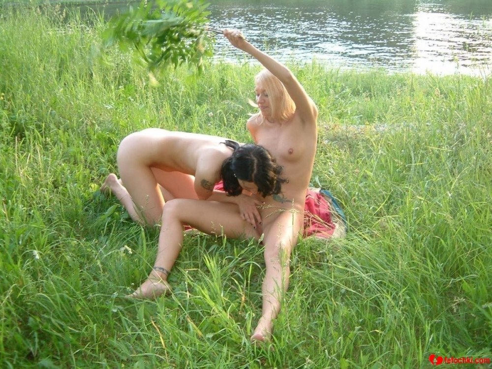 Взрослые свингеры на природе