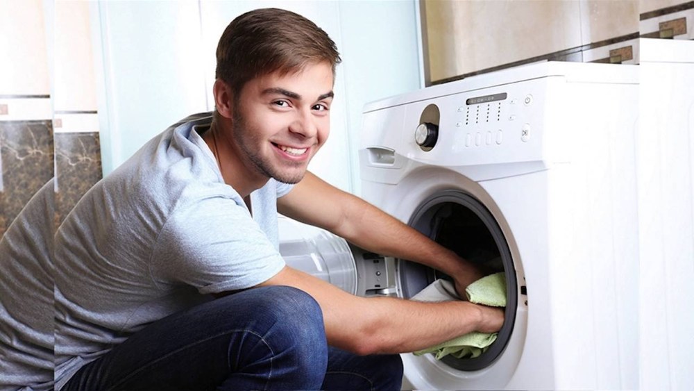 Парень в машине