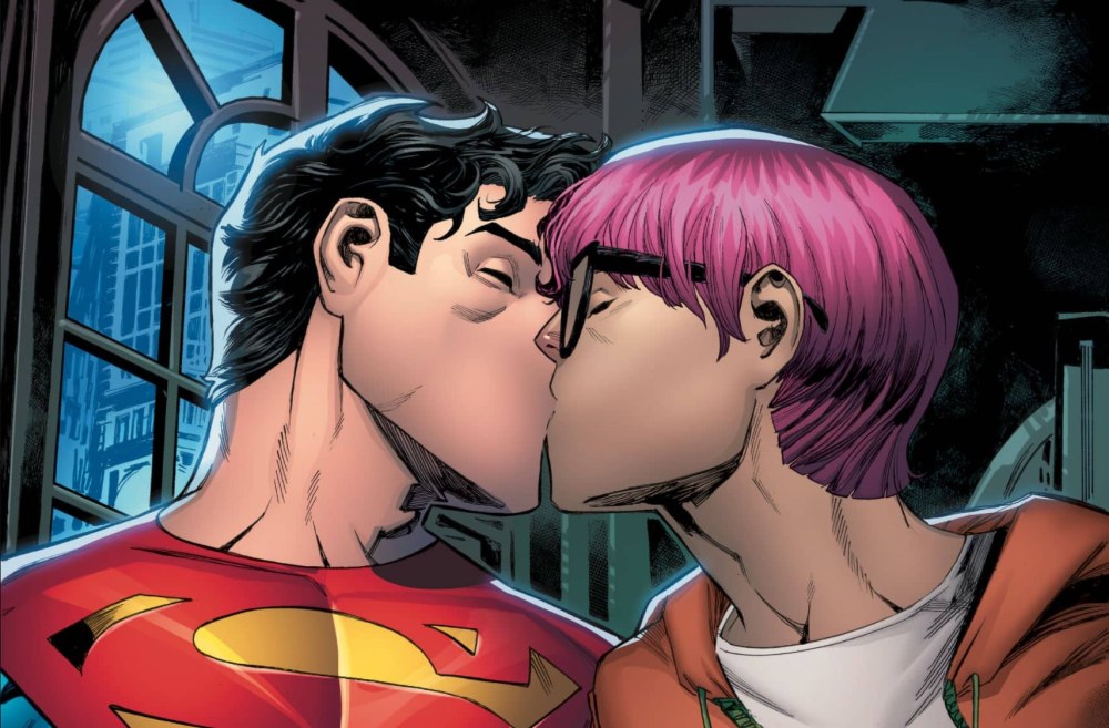 Парень с девушкой в машине