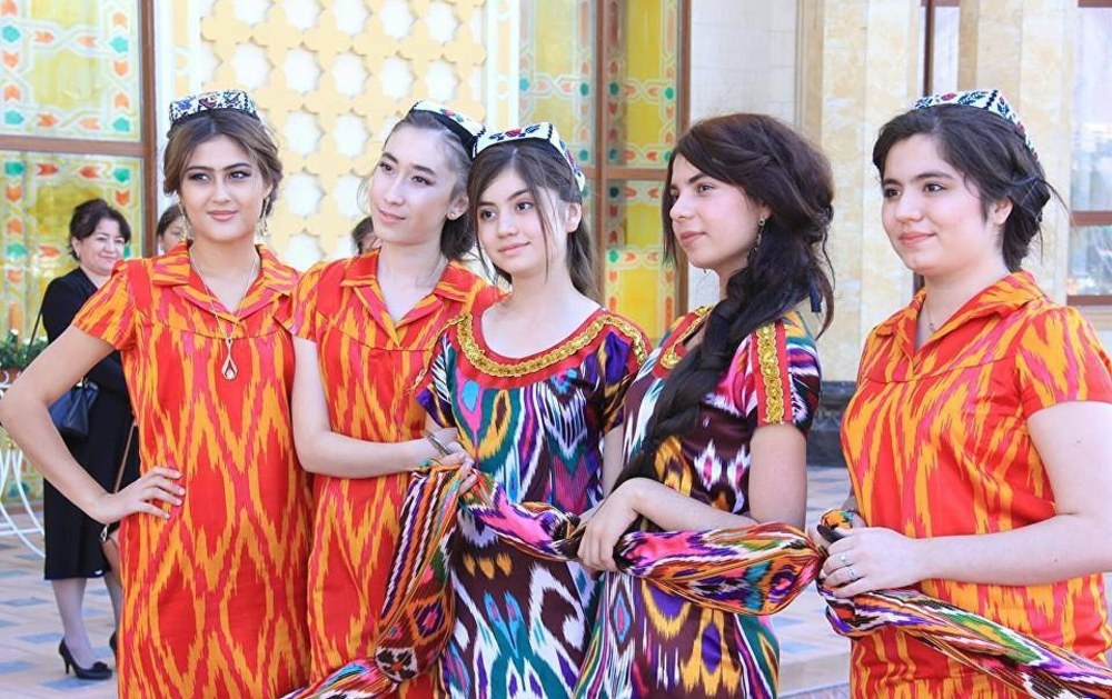 Национальный платья Таджикистана худжандский