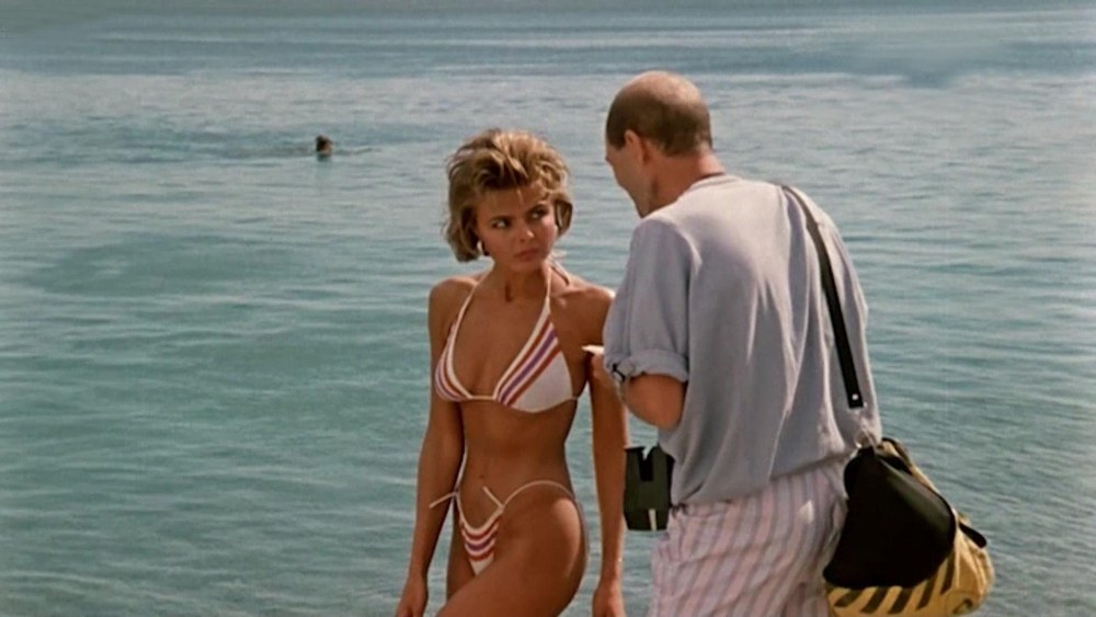 Елена Копыль в фильме "дама с попугаем"