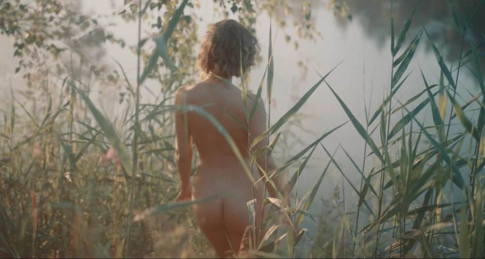 Совсем голая Юлия Савичева