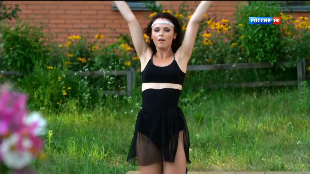 Анна кошмал в купальнике Сваты 6