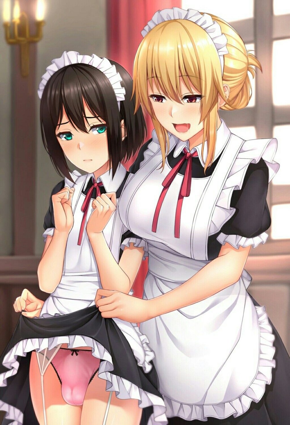 Лесби в костюме горничной